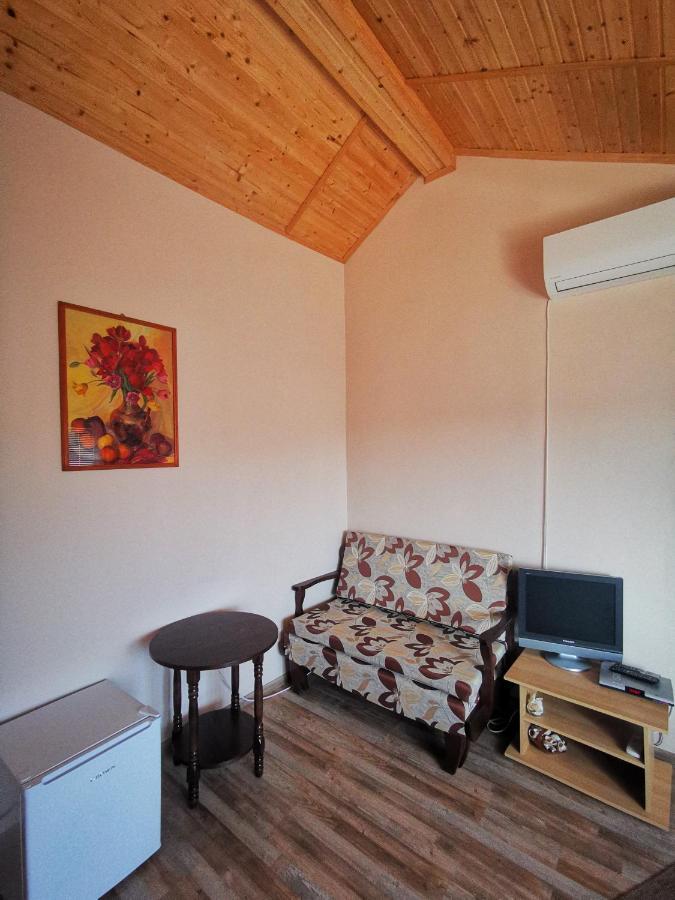 Guest House Ezerets Esterno foto