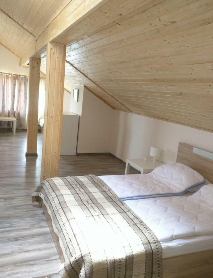 Guest House Ezerets Esterno foto