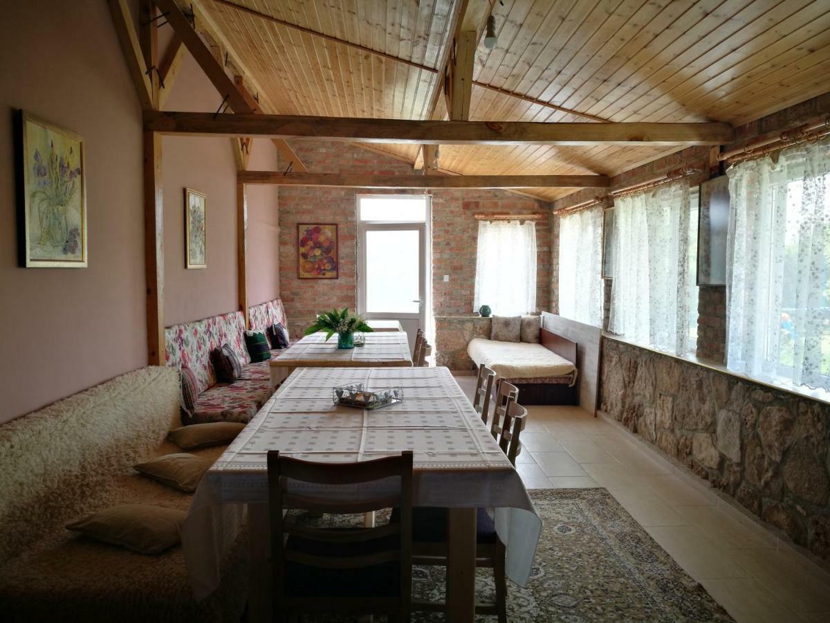 Guest House Ezerets Esterno foto